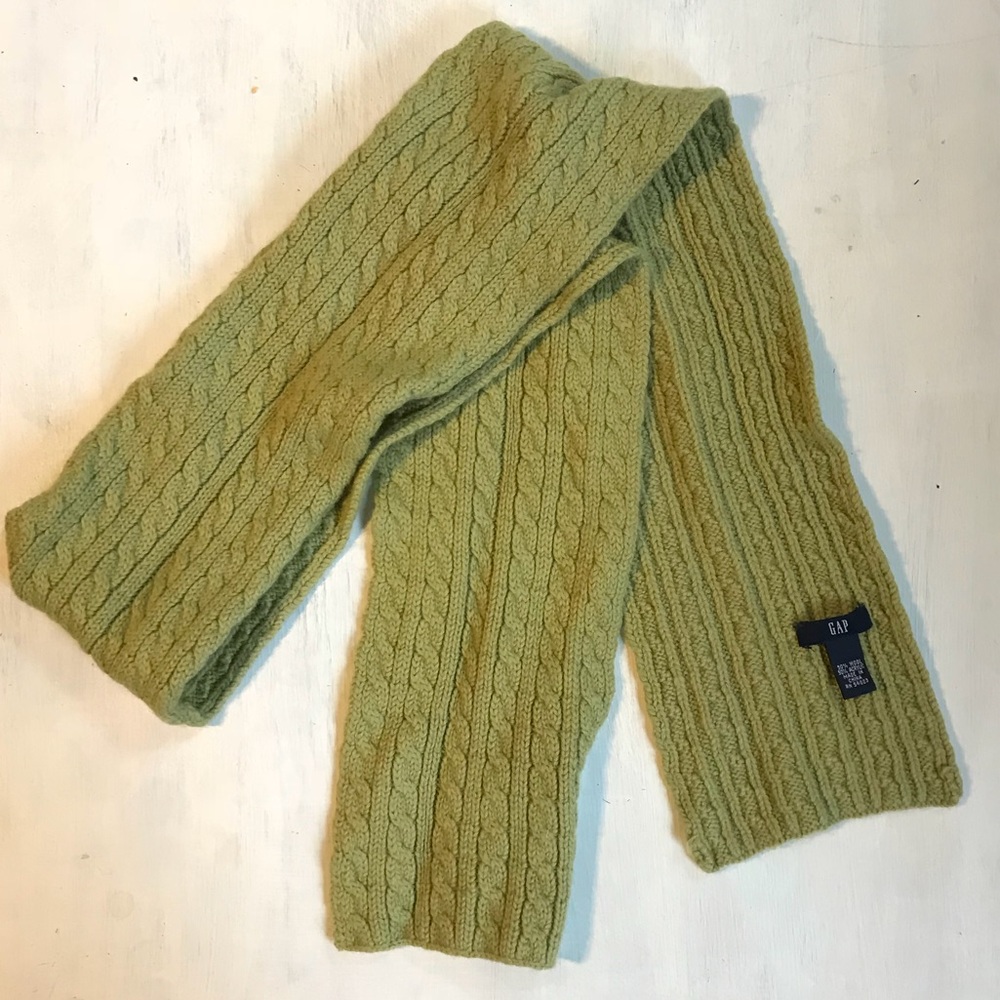 EUC GAP Lime Knitted Scarf